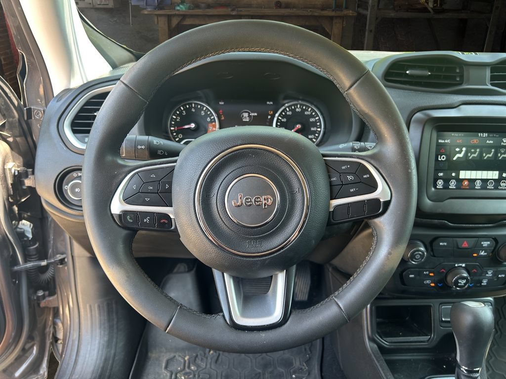 Used 2021 Jeep Renegade Latitude FWD image 20