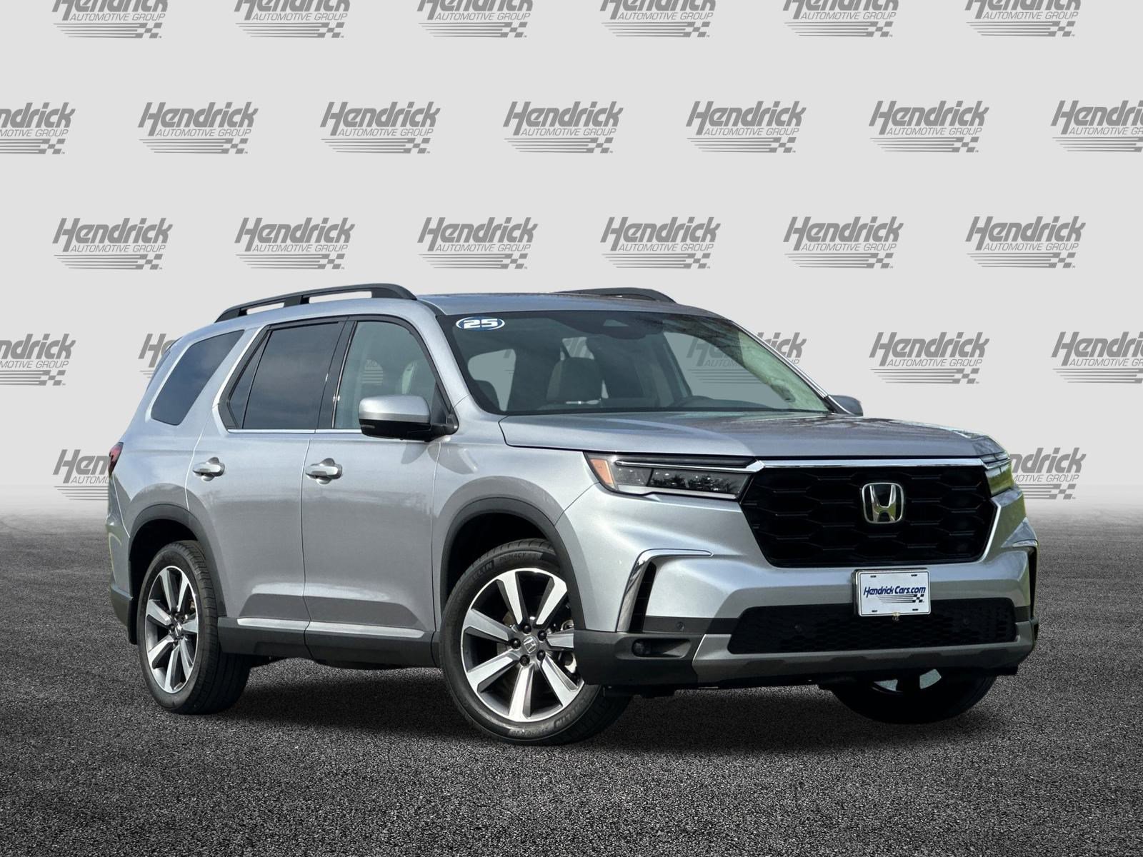 Used 2025 Honda Pilot Touring video 2