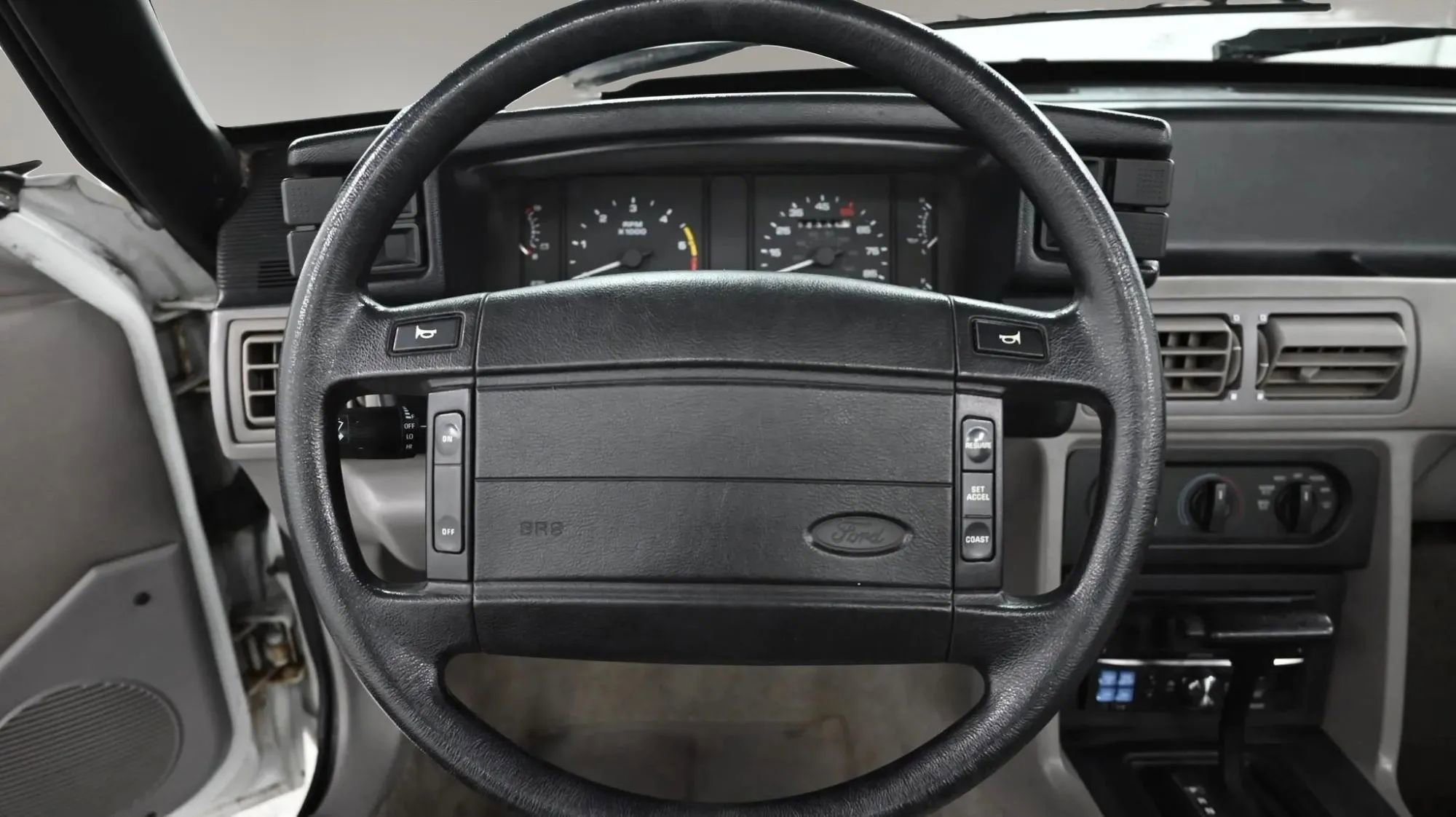 Used 1992 Ford Mustang LX image 16