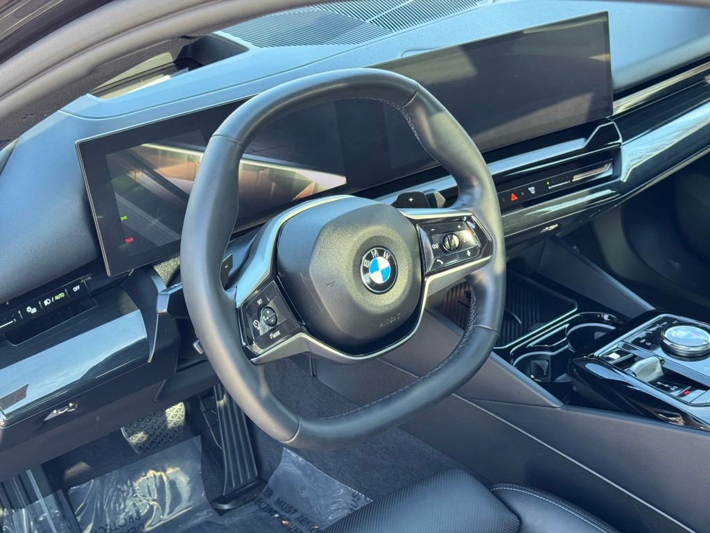 Certified 2025 BMW 530i xDrive AWD/4WD image 15