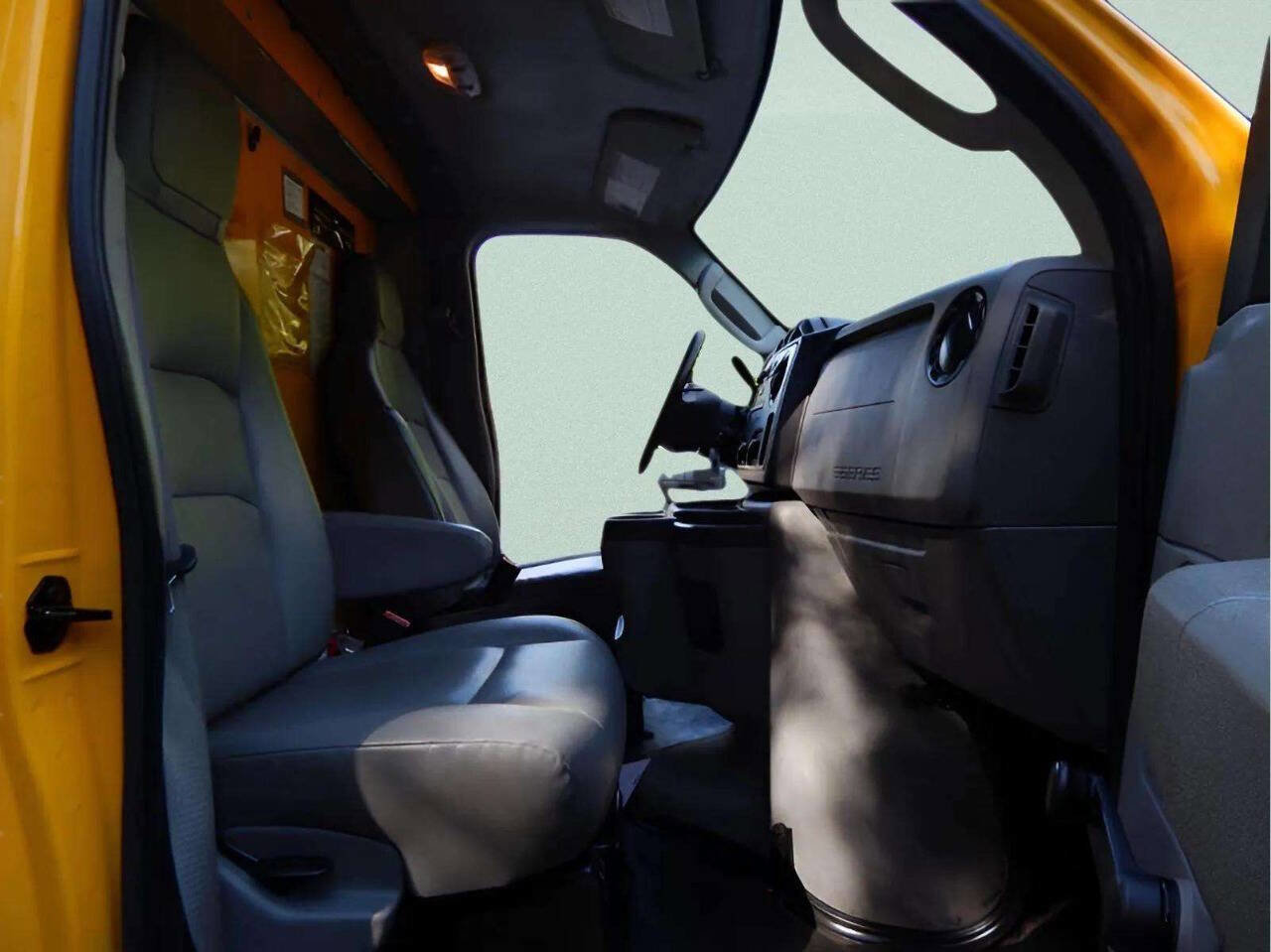 Used 2019 Ford E-350 and Econoline 350 Super Duty image 33