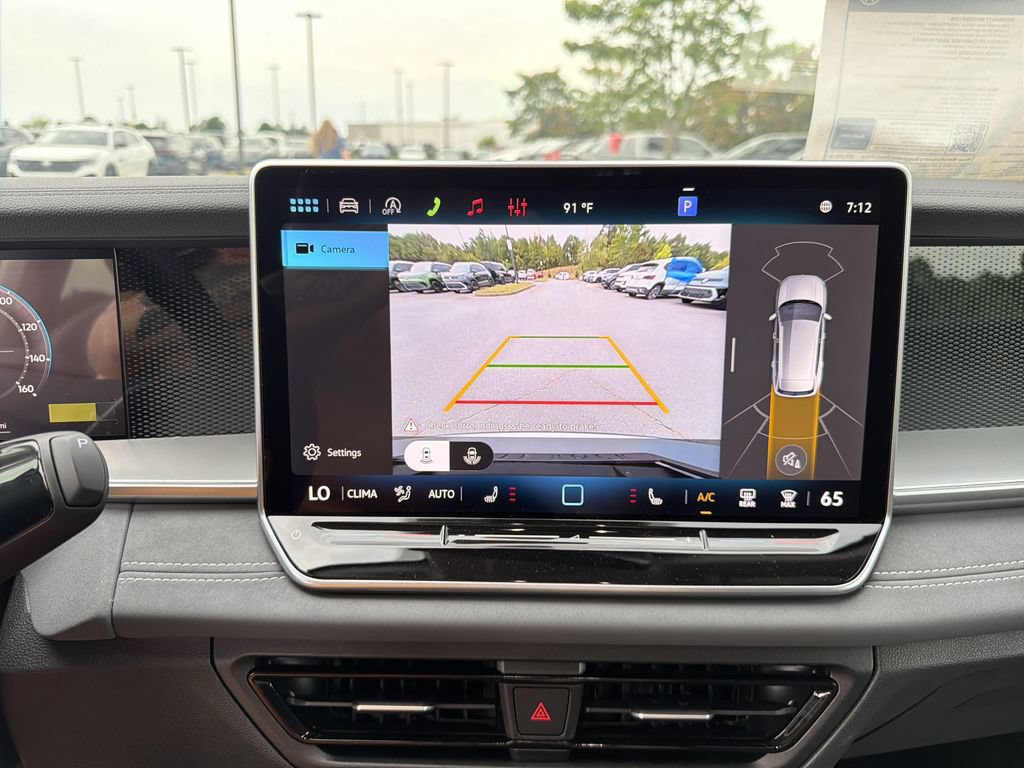 New 2026 Volkswagen Tiguan SE FWD image 28