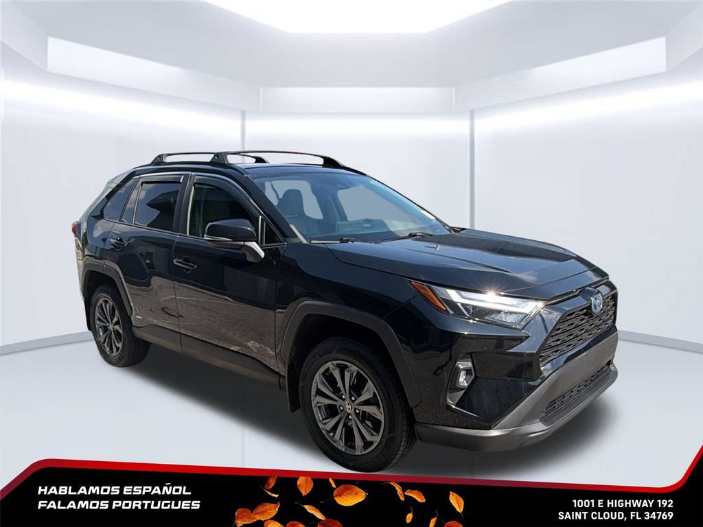 Used 2022 Toyota RAV4 XLE Premium AWD/4WD image 8