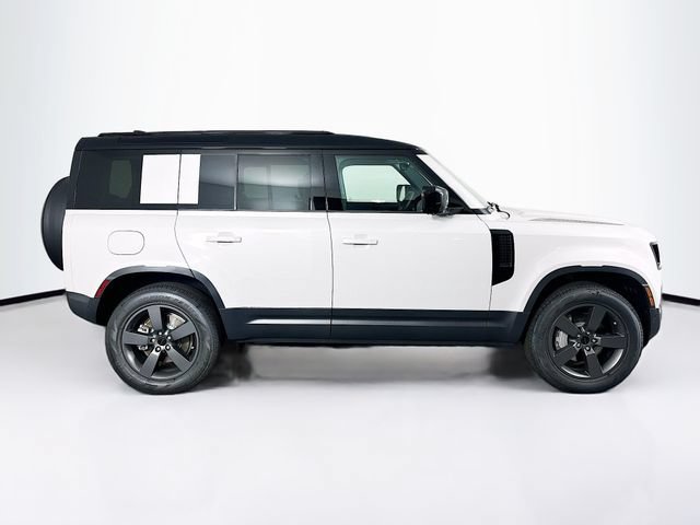 Used 2026 Land Rover Defender 110 S AWD/4WD image 4