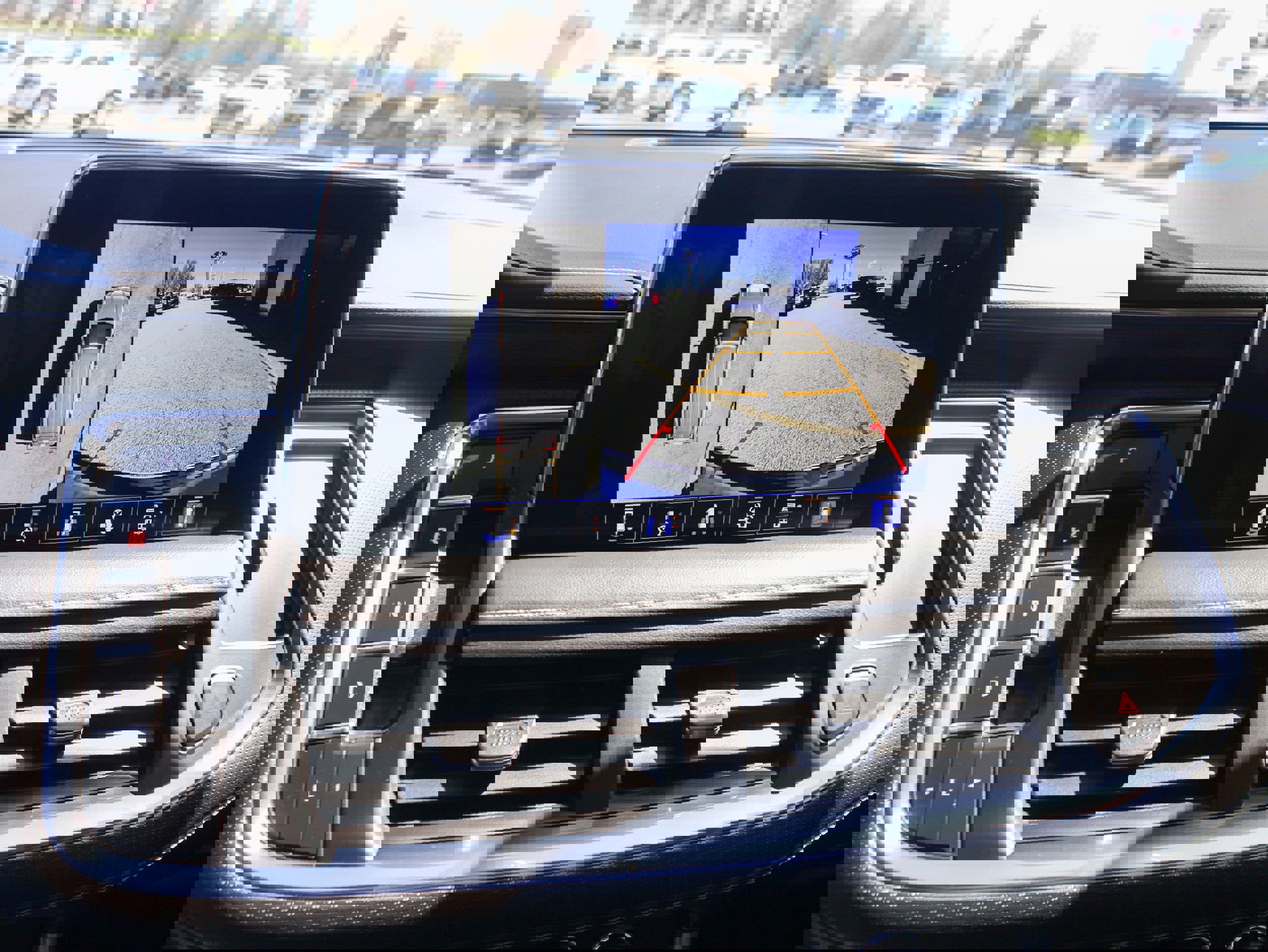 Used 2022 GMC Yukon XL SLT w/ SLT Premium Package image 27