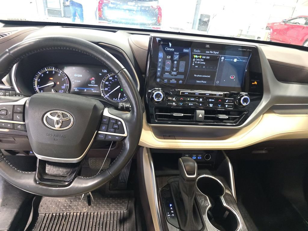 Used 2022 Toyota Highlander Platinum image 12