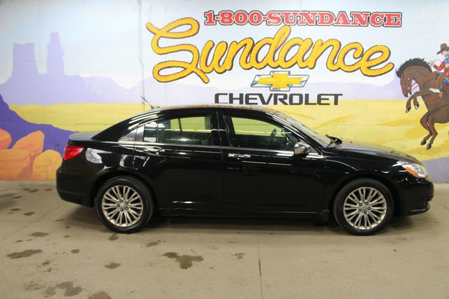 Used 2012 Chrysler 200 Limited FWD image 1