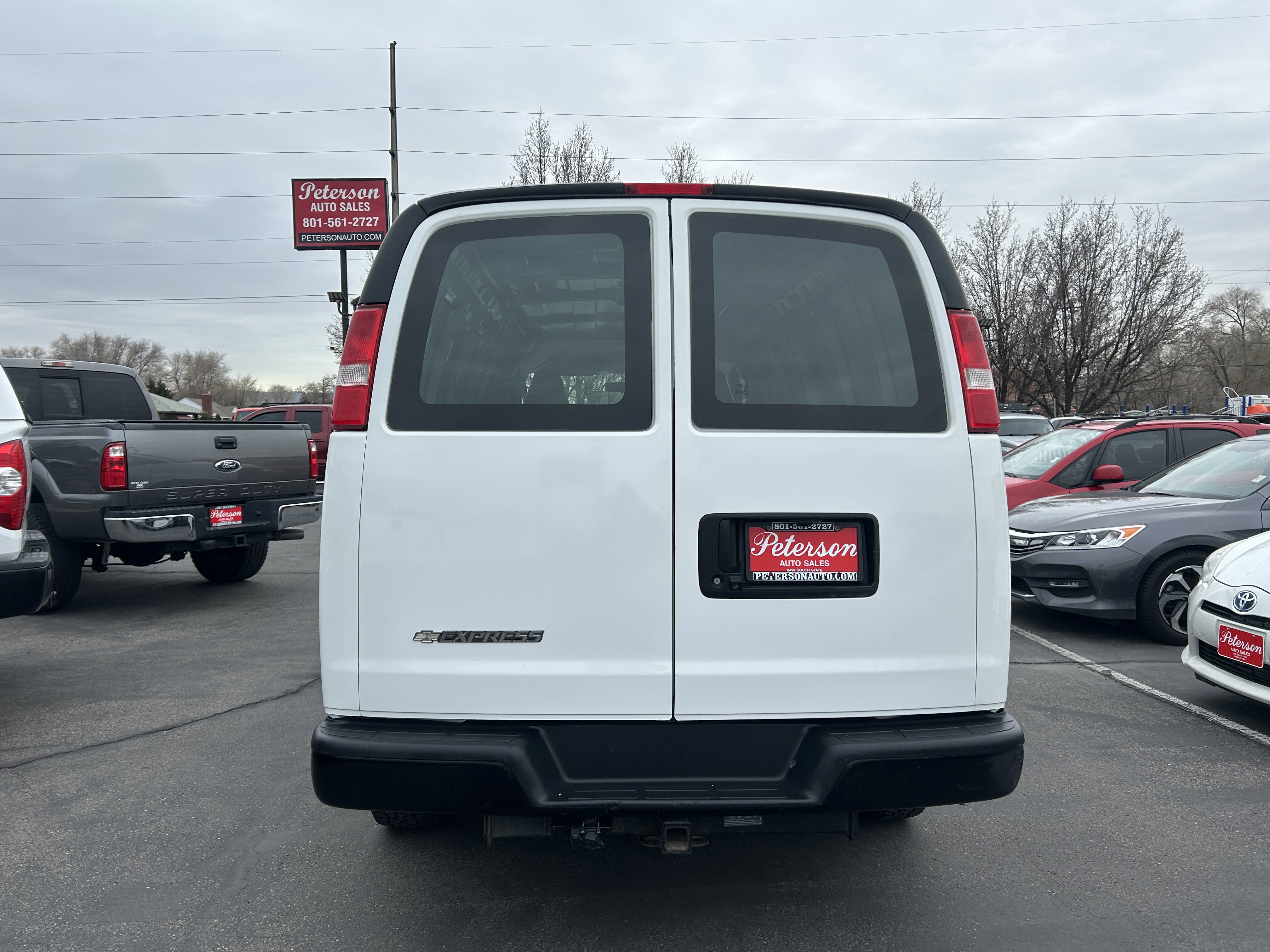 Used 2017 Chevrolet Express 3500 Extended image 8
