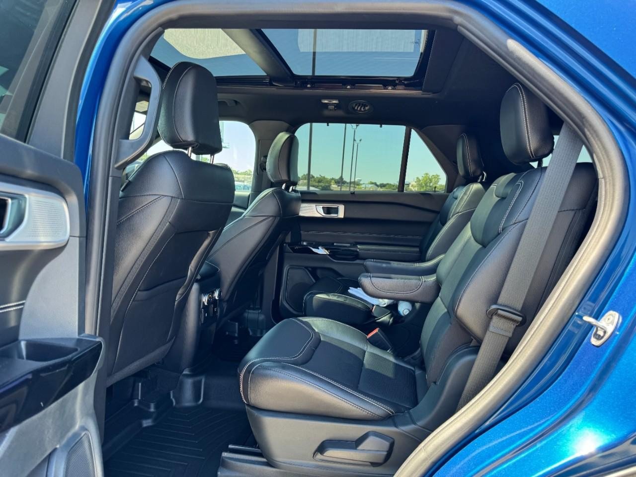 Used 2021 Ford Explorer ST w/ Equipment Group 401A AWD/4WD image 10