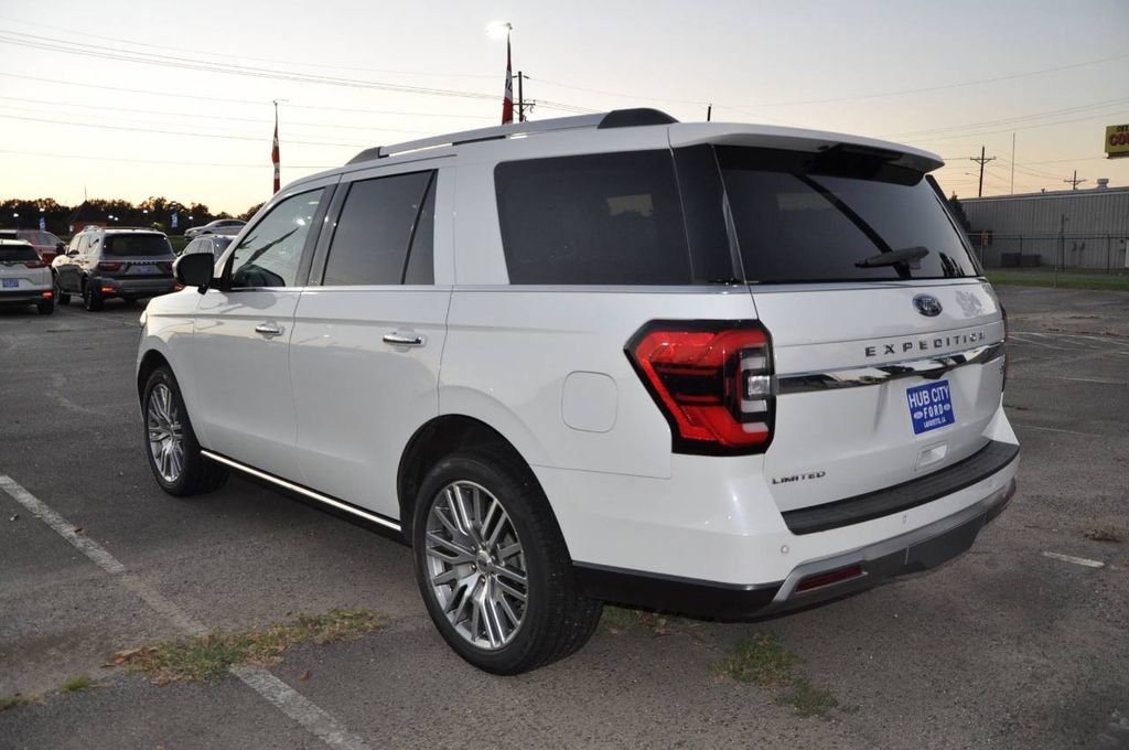 Used 2022 Ford Expedition Limited image 3