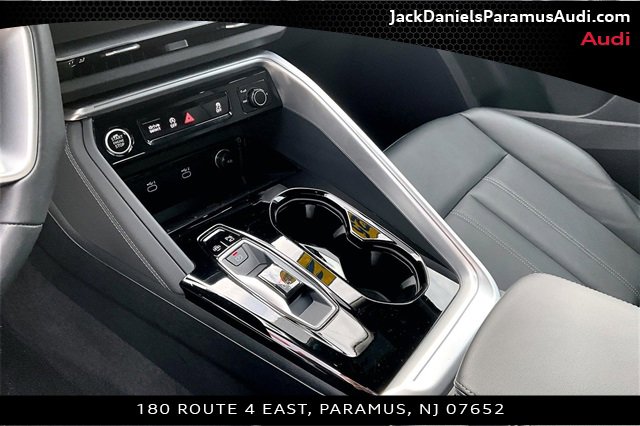 Used 2025 Audi Q5 Premium w/ Convenience Package image 12