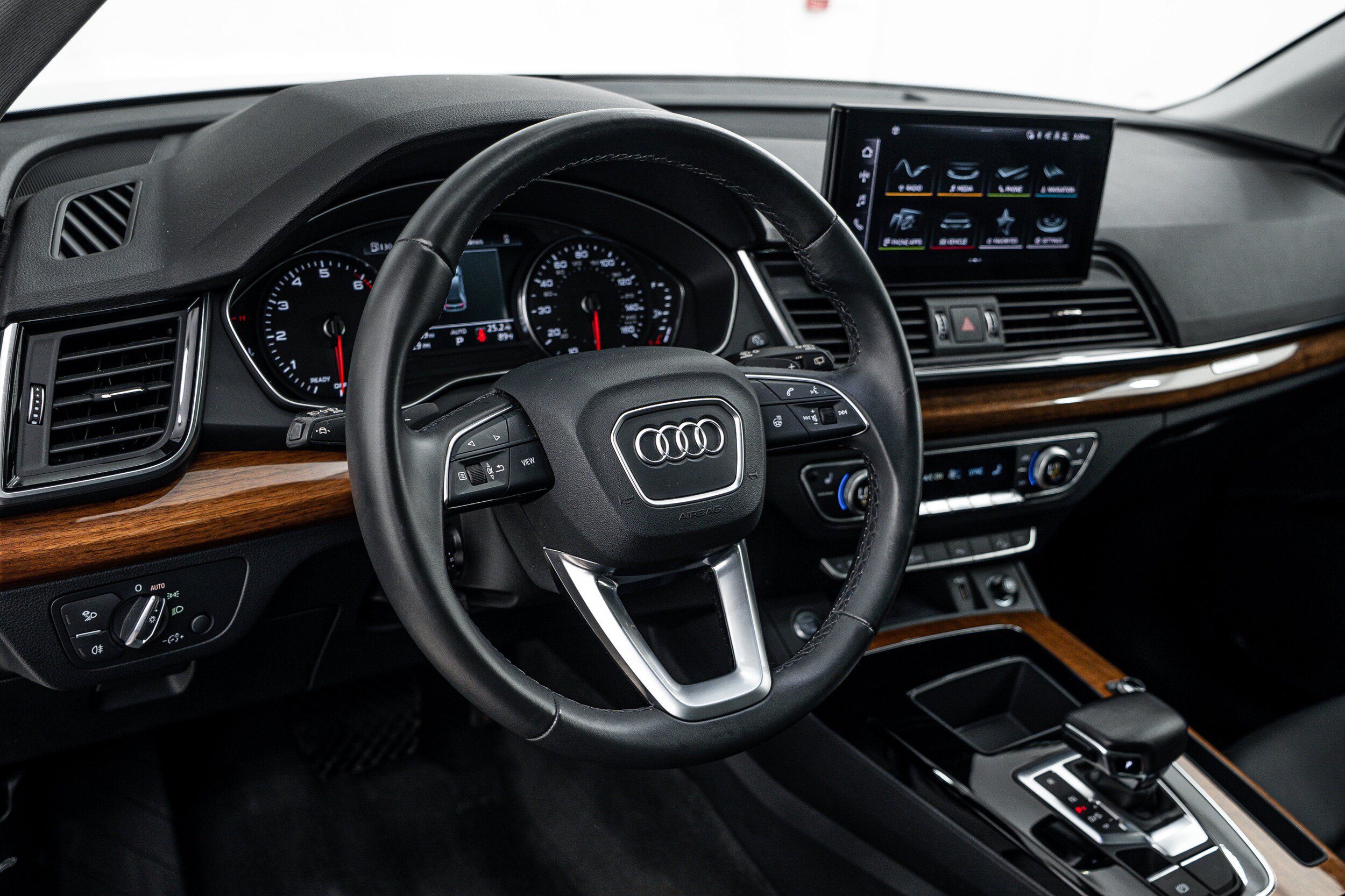 Certified 2023 Audi Q5 2.0T Premium w/ Convenience Package AWD/4WD image 9