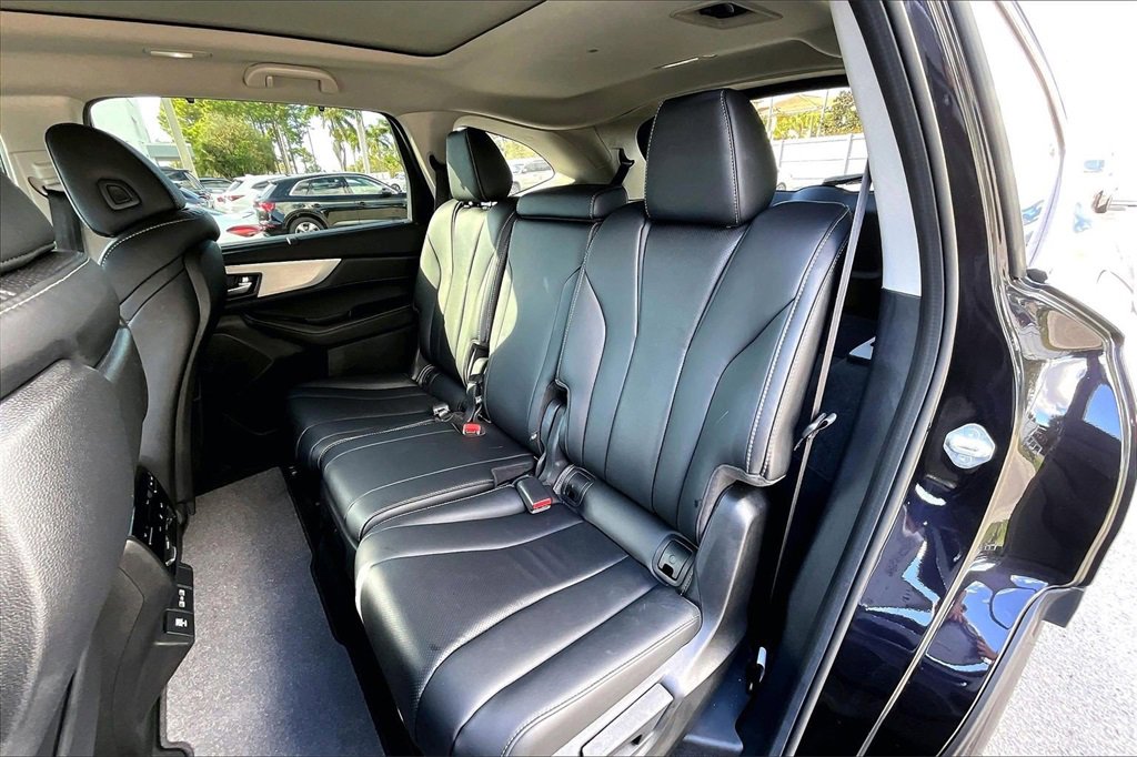 Used 2023 Acura MDX SH-AWD w/ Technology Package image 17