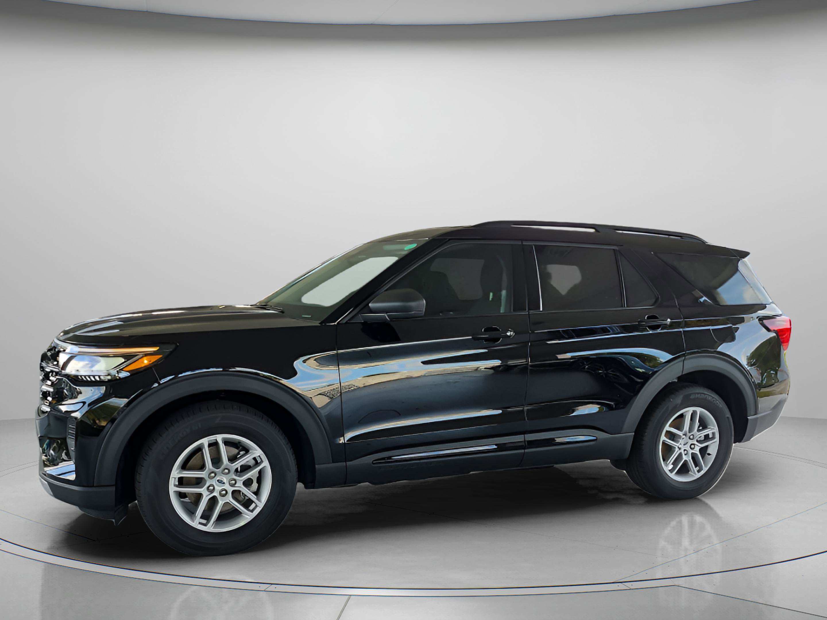 New 2026 Ford Explorer Active image 2