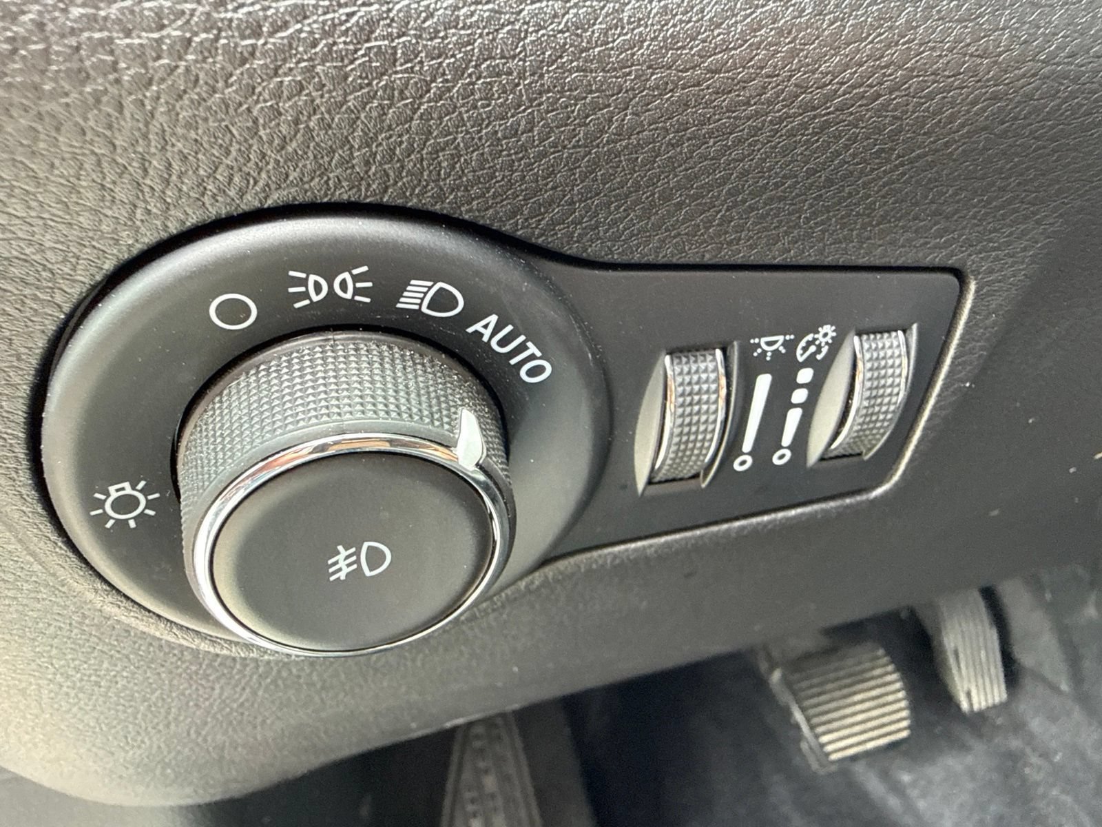 Used 2023 Jeep Compass Limited AWD/4WD image 18