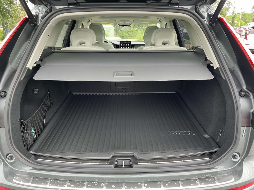 New 2026 Volvo XC60 B5 Ultra w/ Protection Package Premier image 33