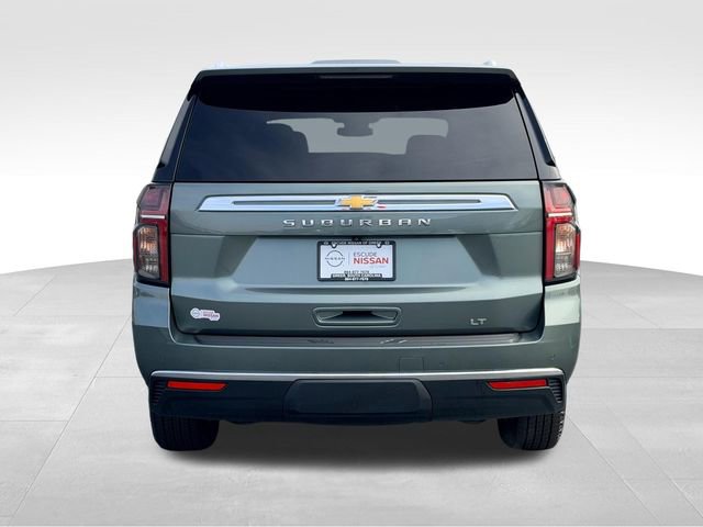 Used 2024 Chevrolet Suburban LT image 4