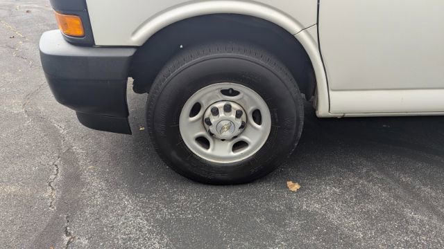 Used 2021 Chevrolet Express 2500 w/ Driver Convenience Package image 9