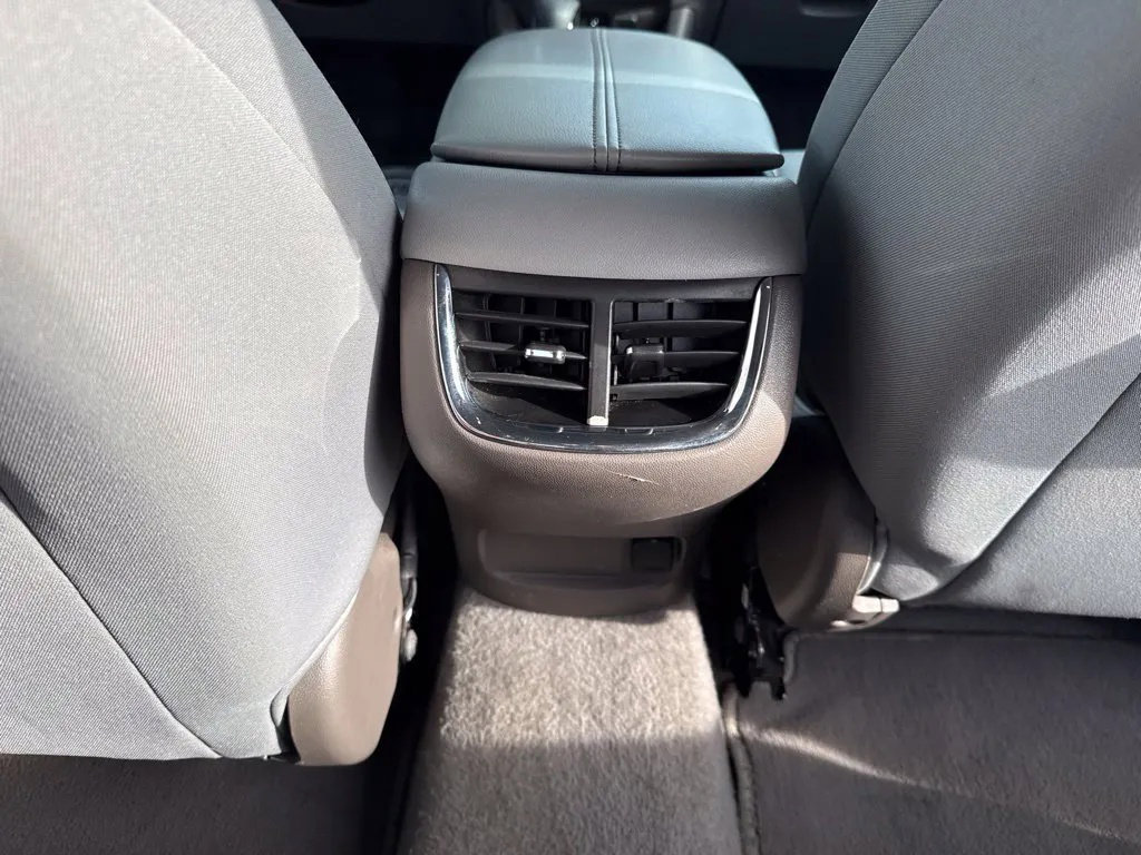 Used 2024 Chevrolet Malibu LT FWD image 31