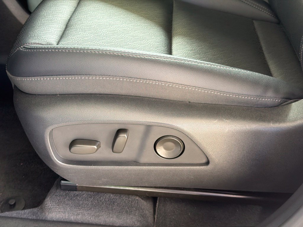 Used 2025 Chevrolet Equinox LT w/ Convenience Package II AWD/4WD image 14