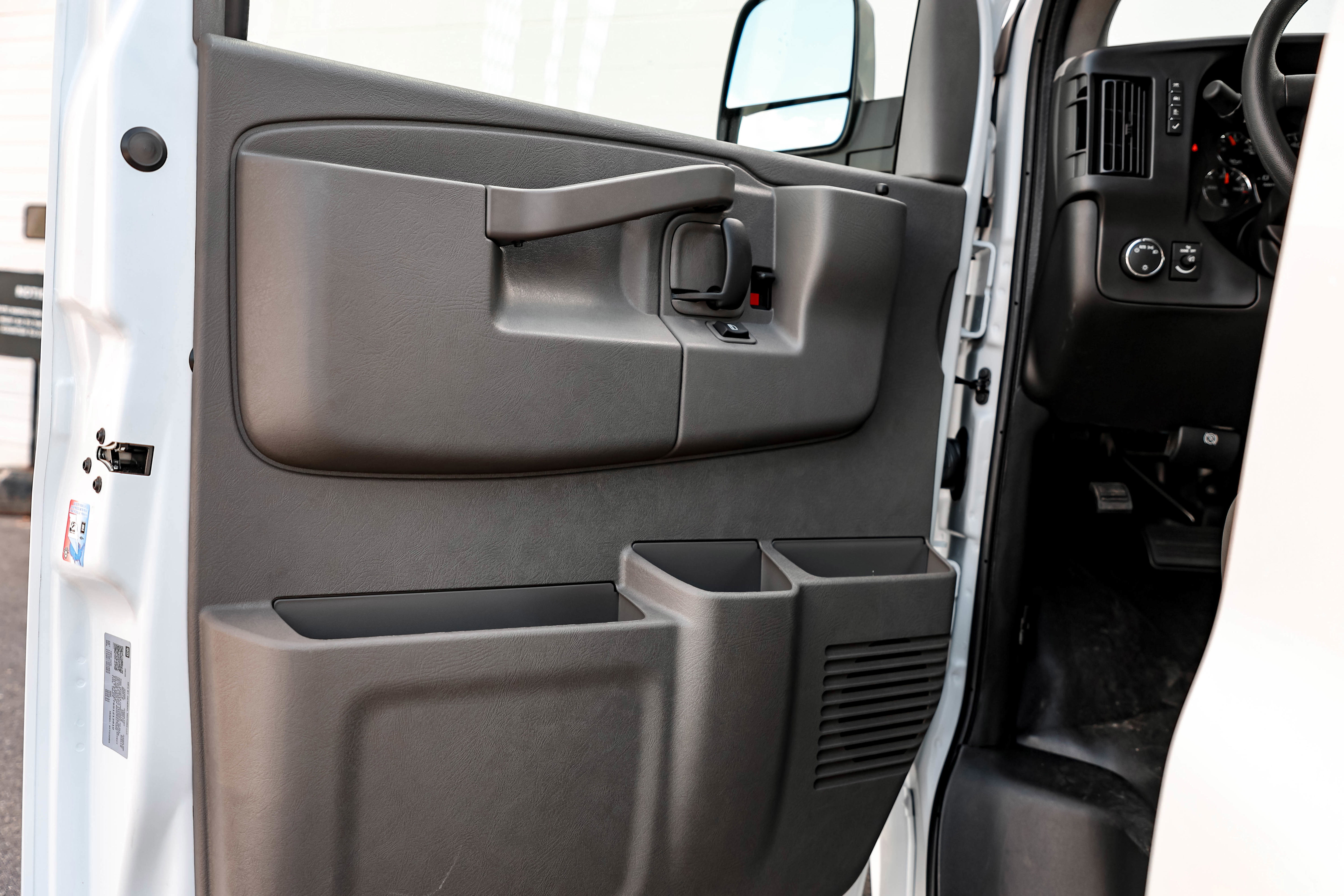 New 2025 GMC Savana 3500 w/ Driver Convenience Package image 17