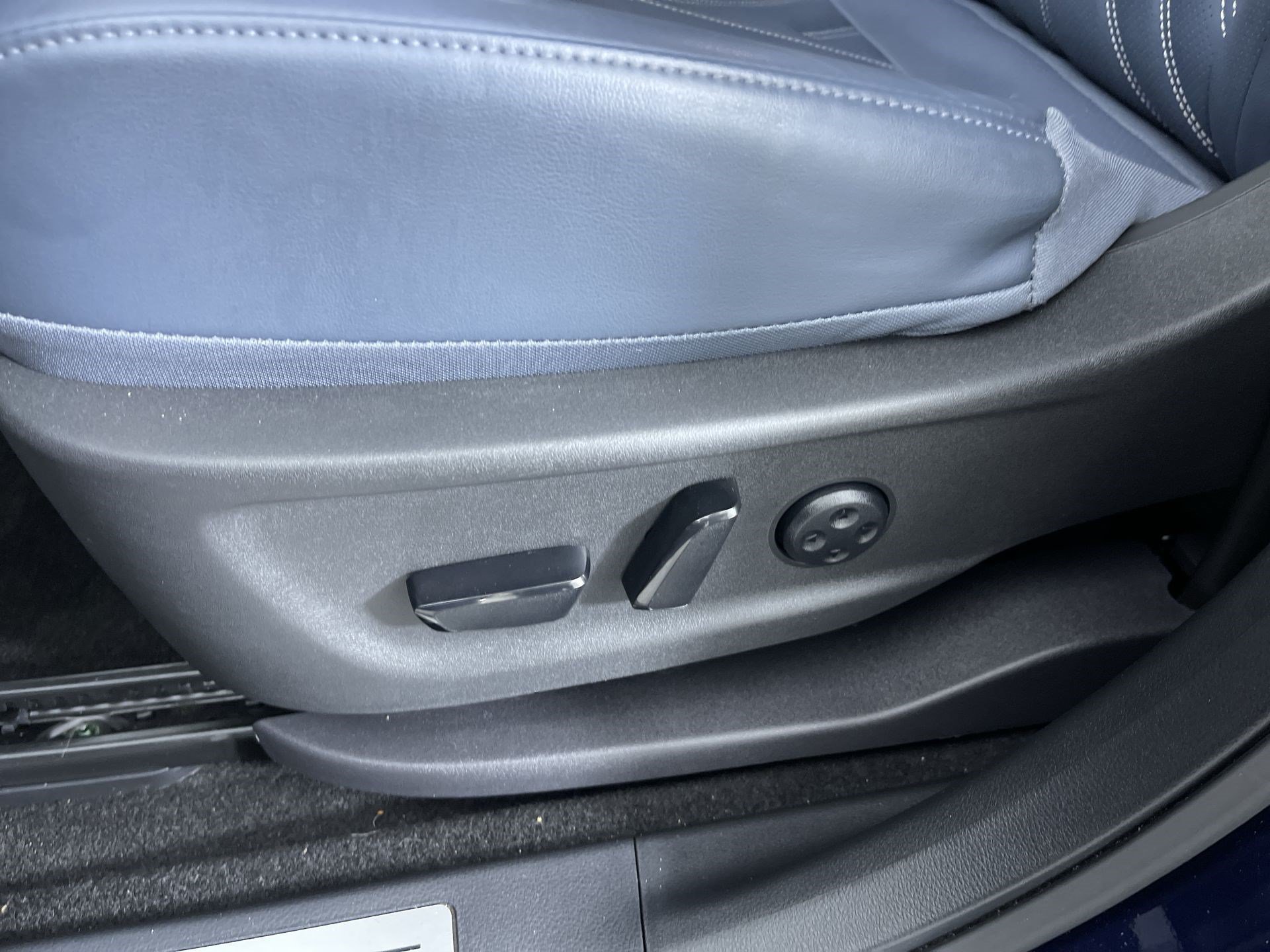 Certified 2024 Nissan Ariya AWD image 13