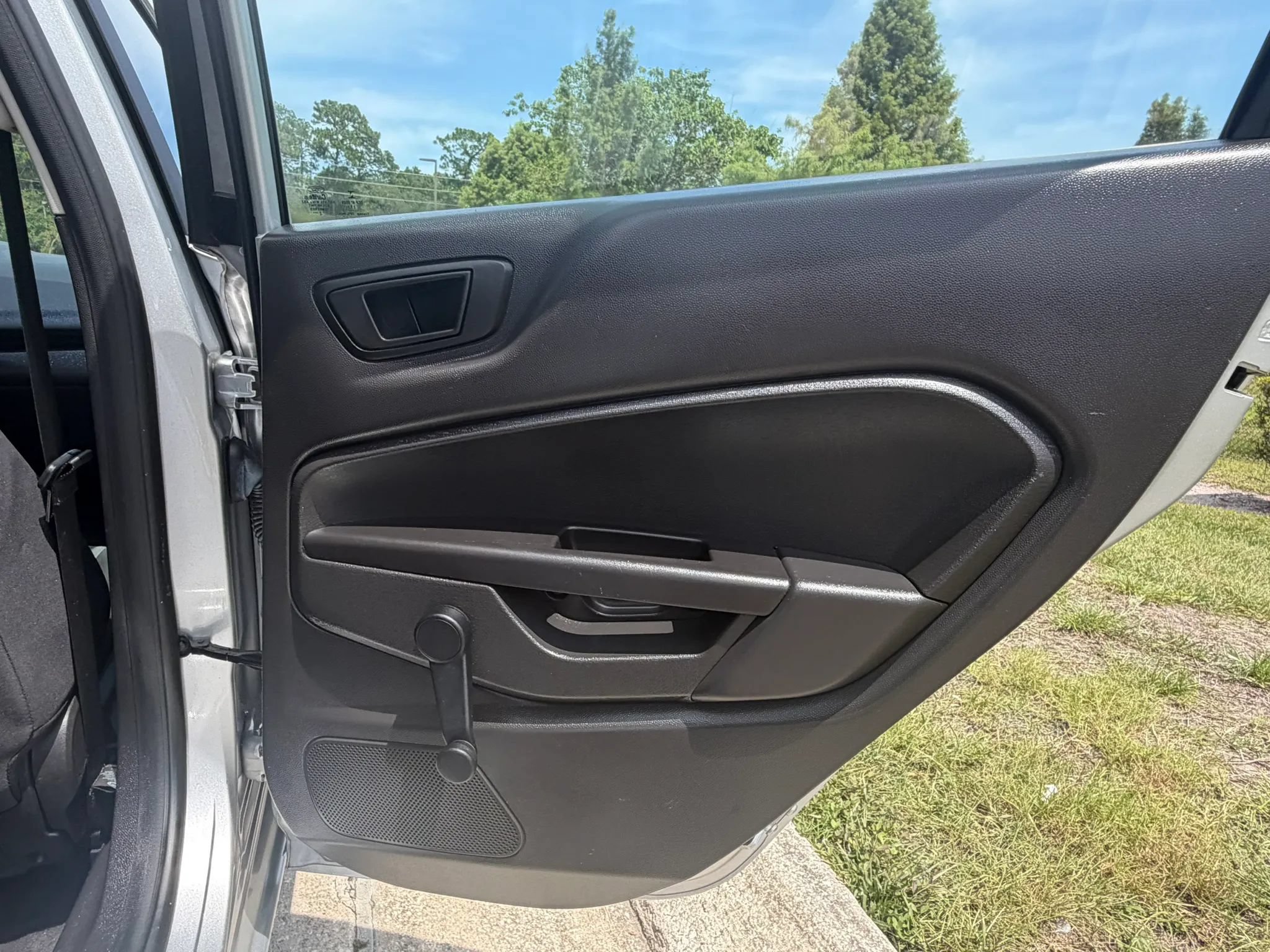 Used 2017 Ford Fiesta S FWD image 27