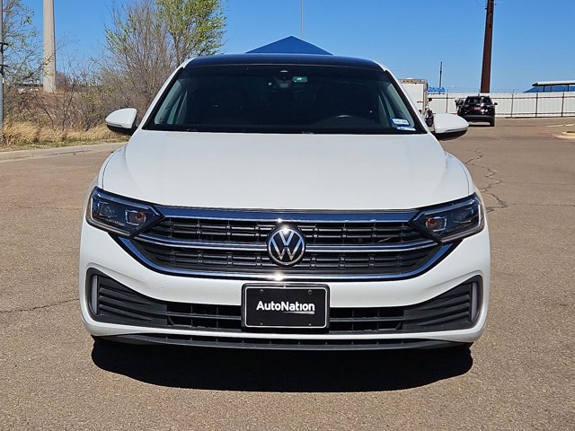 Used 2022 Volkswagen Jetta SEL image 2