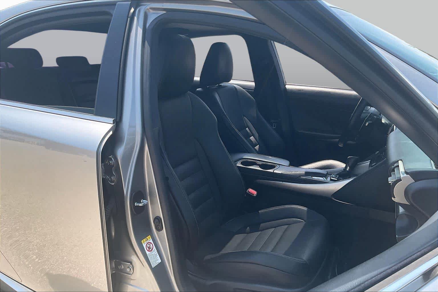 Used 2017 Lexus IS 200t F Sport w/ F Sport Package RWD image 15