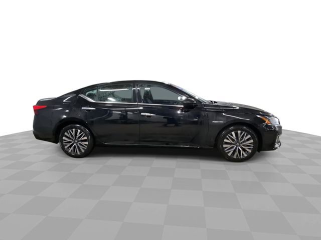 Used 2024 Nissan Altima 2.5 SV image 3