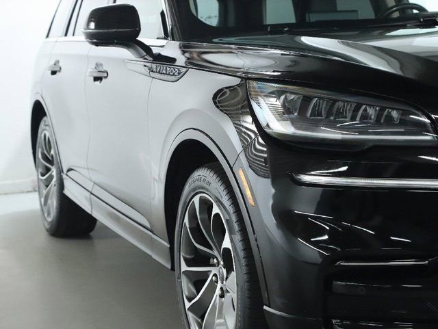Certified 2023 Lincoln Aviator Grand Touring w/ Elements Package Plus image 9