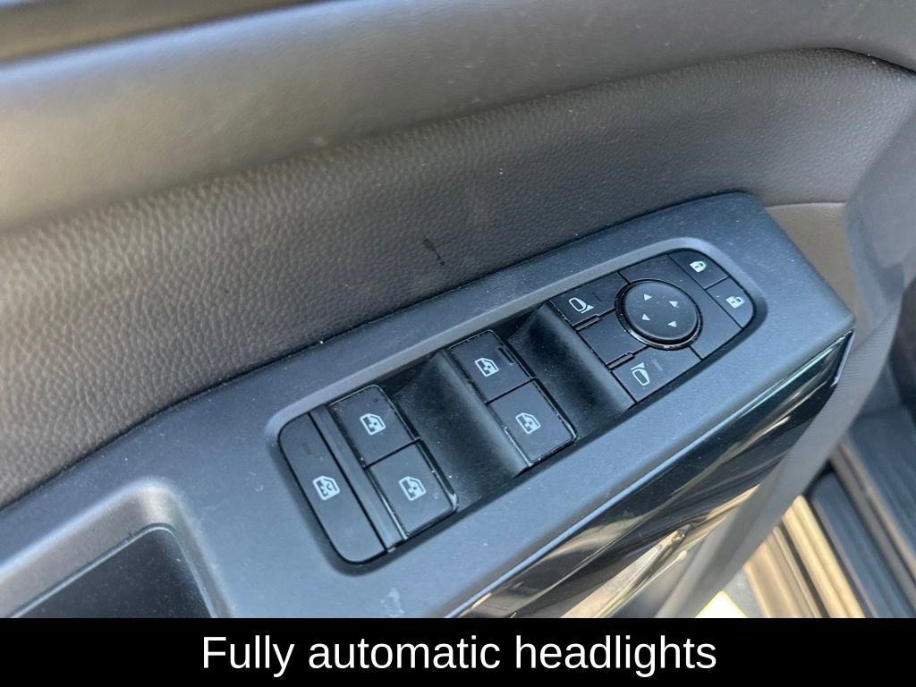 Used 2025 Nissan Pathfinder S image 13