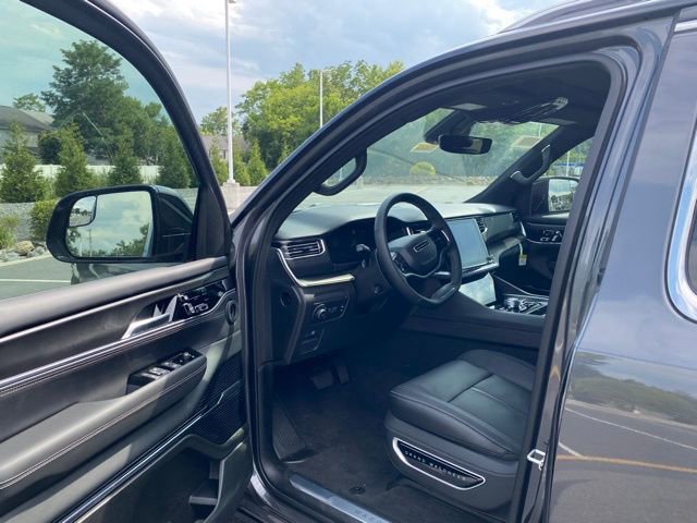 New 2024 Jeep Grand Wagoneer L 4WD w/ Rear Seat Video Group 1 image 16