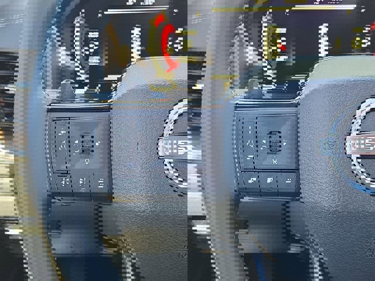 Certified 2025 Nissan Rogue Platinum w/ Platinum Premium Package image 17