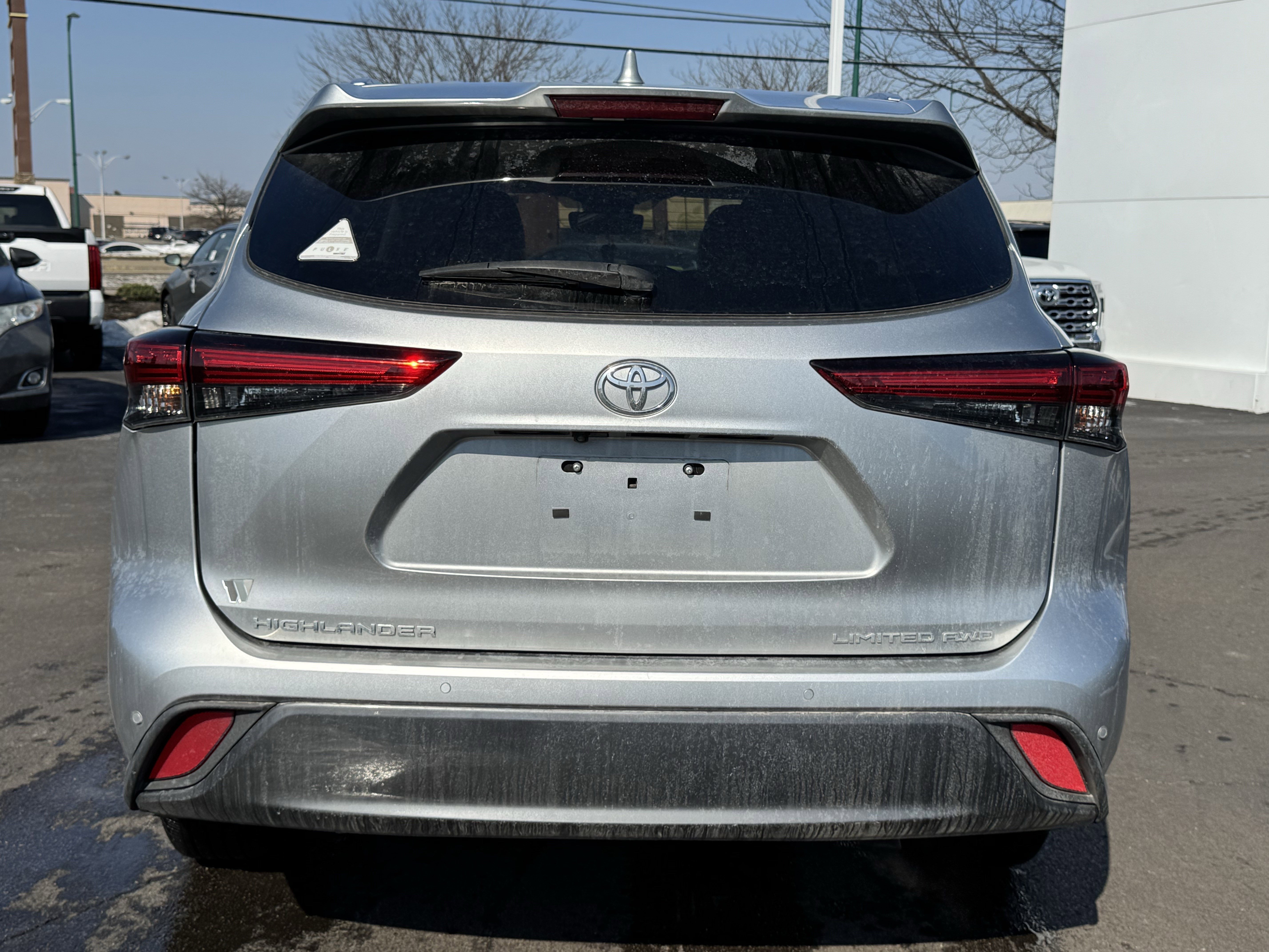 Used 2023 Toyota Highlander Limited image 14