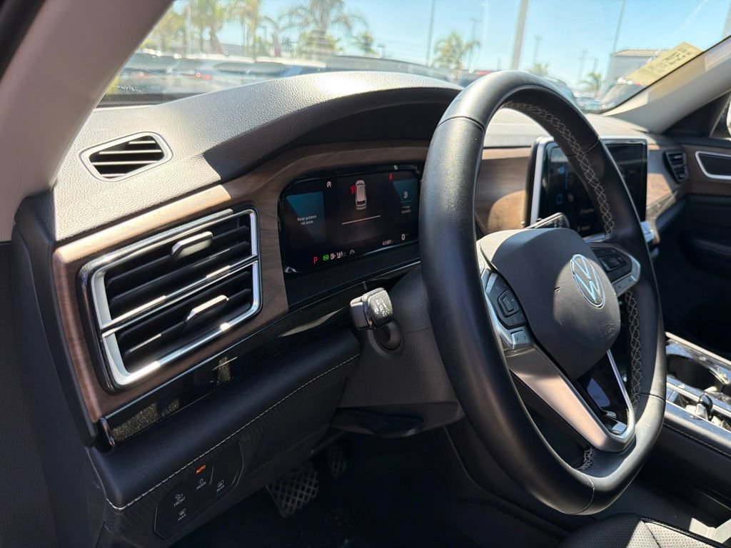 Used 2025 Volkswagen Atlas SE FWD image 13
