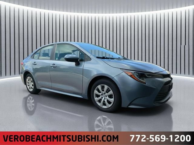 Used 2025 Toyota Corolla LE FWD image 1