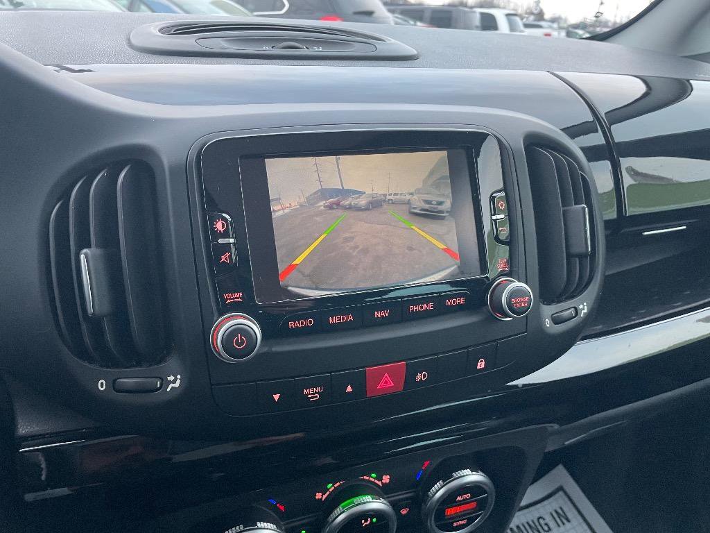 Used 2015 FIAT 500L Trekking image 17