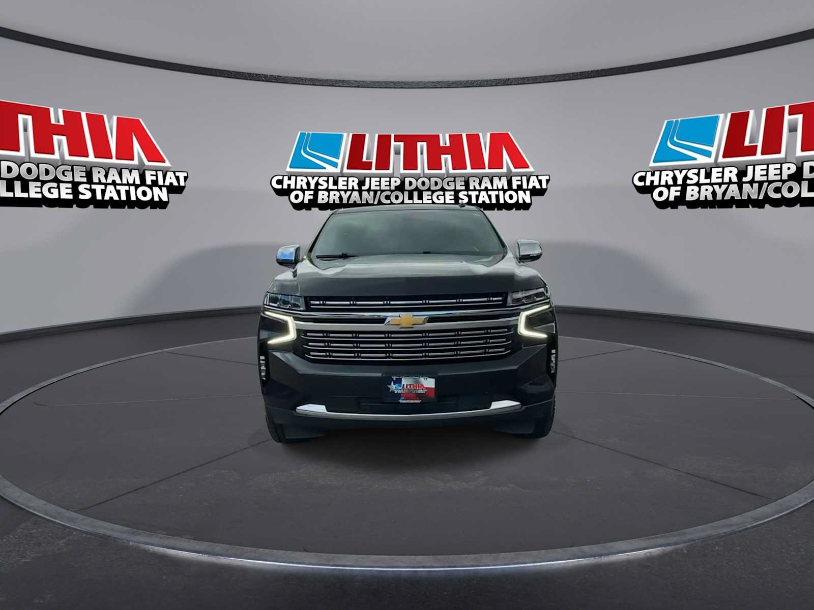 Used 2022 Chevrolet Suburban Premier AWD/4WD image 3