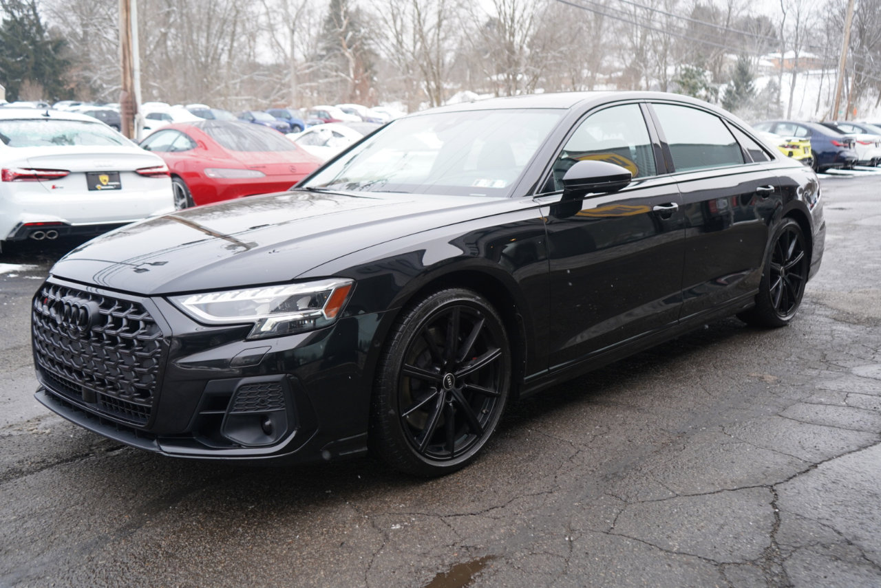 Used 2022 Audi S8 w/ S8 Comfort Plus Package image 11