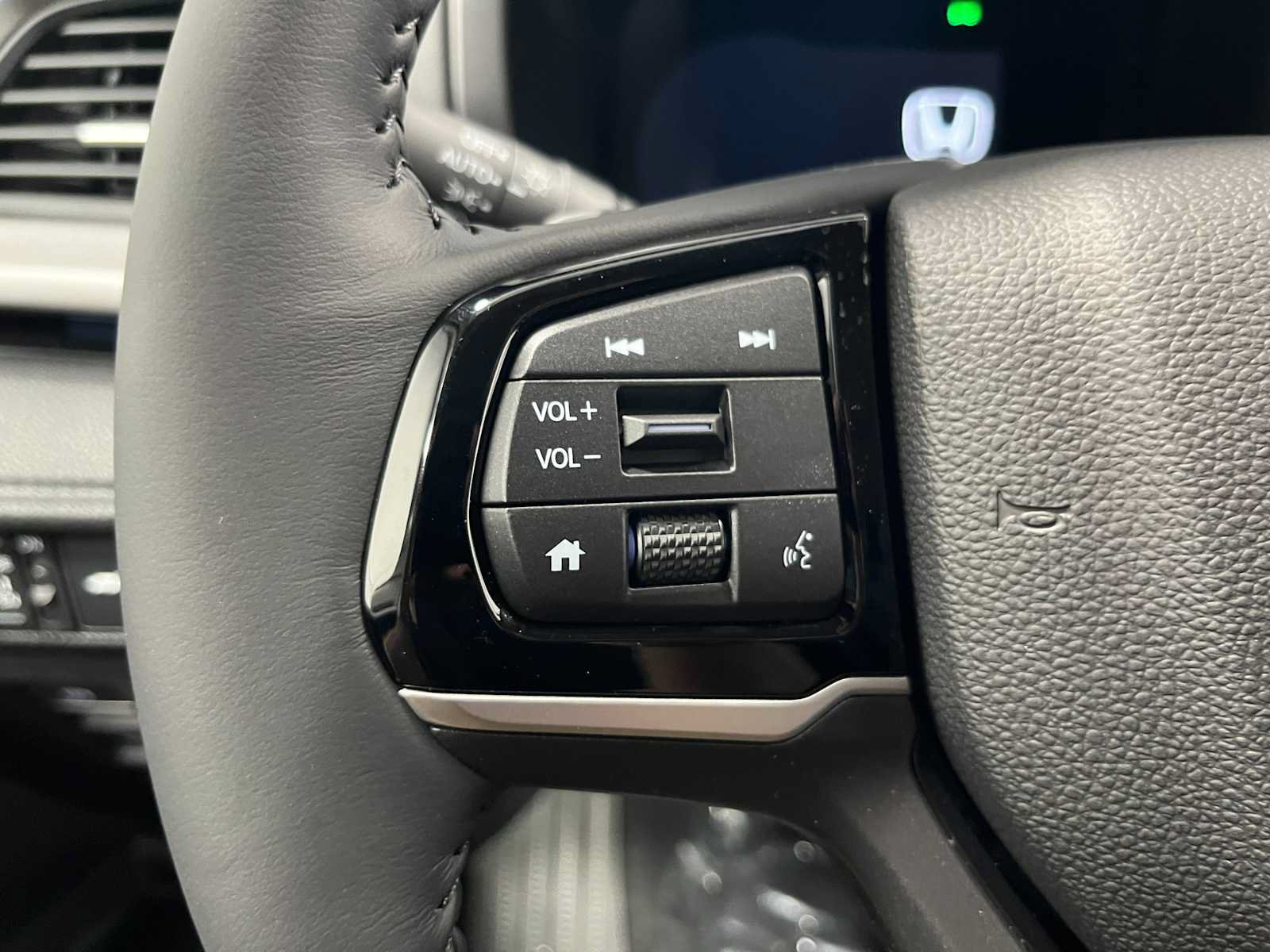 New 2026 Honda Odyssey Touring image 17
