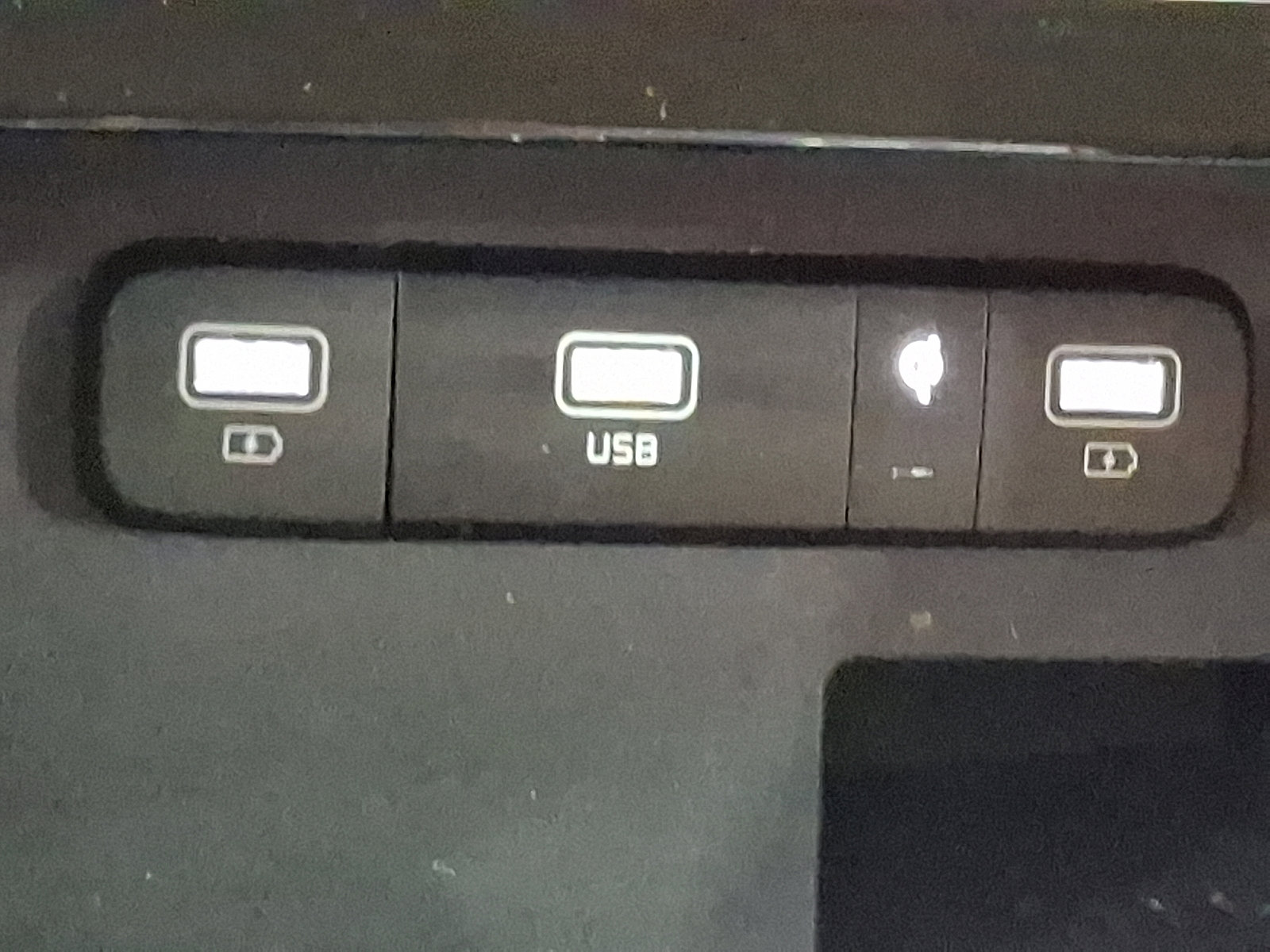Used 2024 Kia Carnival SX image 29