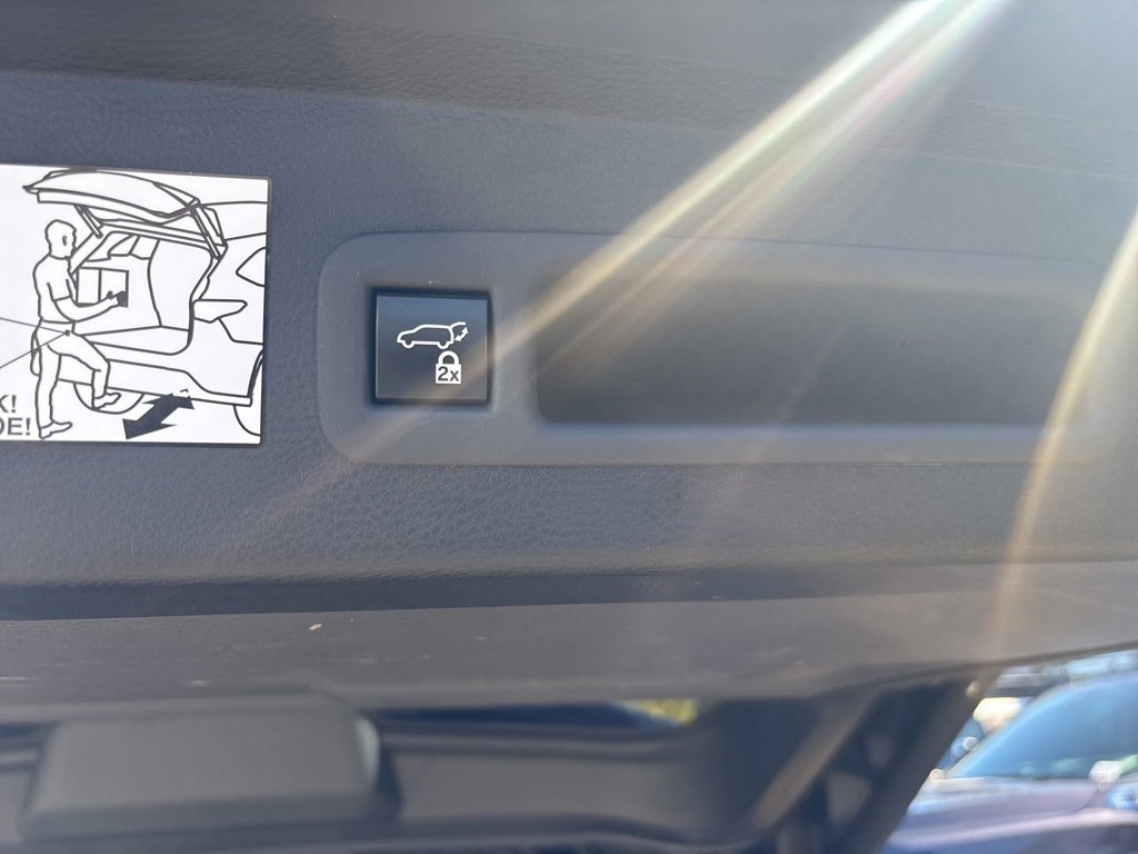 Used 2022 Toyota Sienna XLE image 32