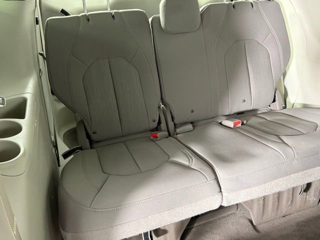 Used 2019 Chrysler Pacifica Touring Plus w/ Advanced Safetytec Group image 30