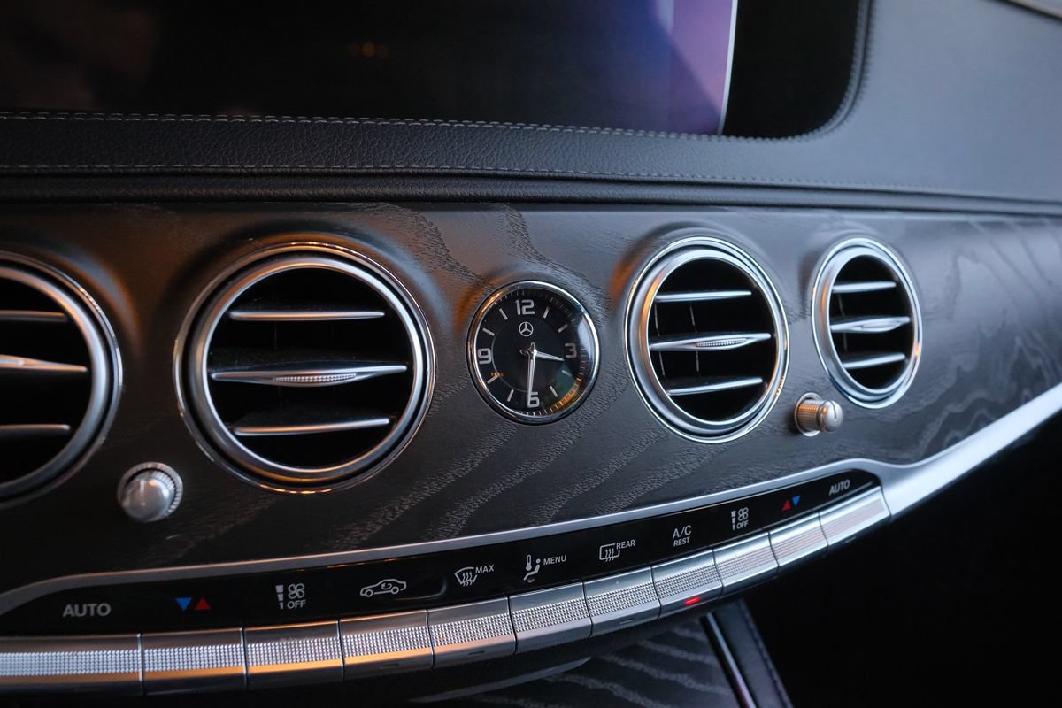 Used 2020 Mercedes-Benz S 560 Sedan image 25