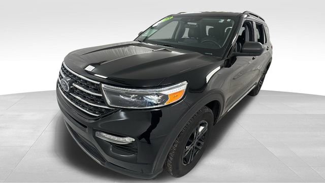 Used 2023 Ford Explorer XLT w/ Equipment Group 202A image 7