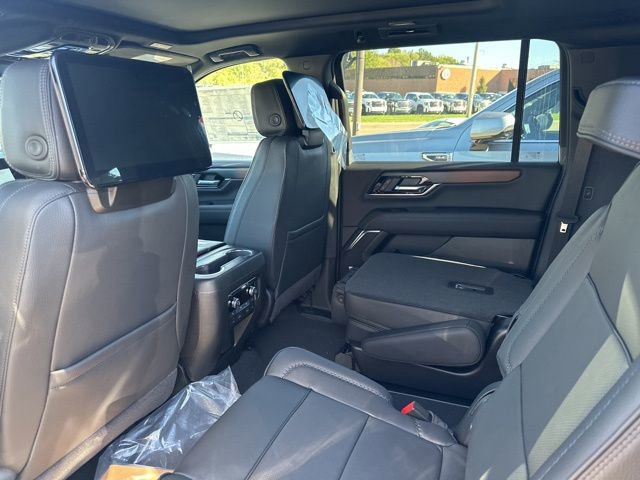 New 2026 GMC Yukon XL Denali w/ Denali Reserve Package image 21