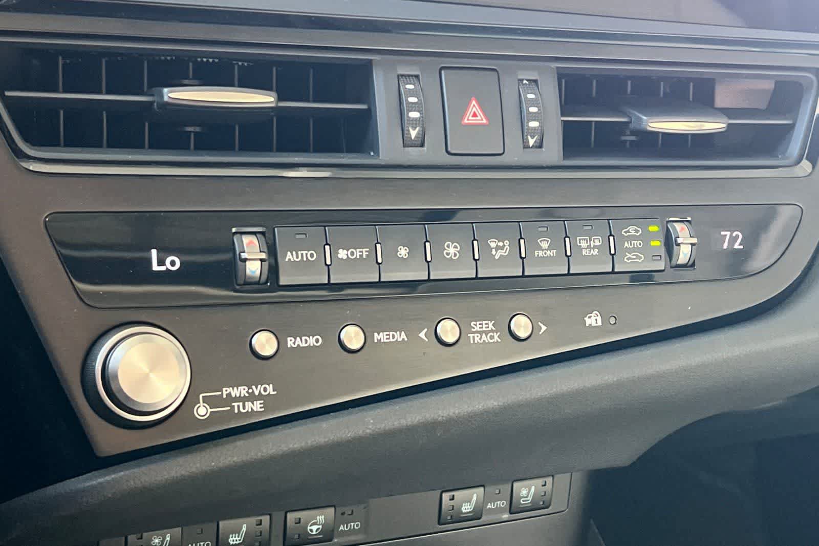 Used 2025 Lexus ES 300h w/ Premium Package FWD image 21