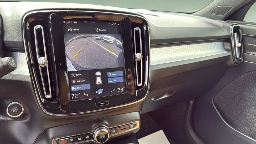 Used 2019 Volvo XC40 T5 Momentum image 30