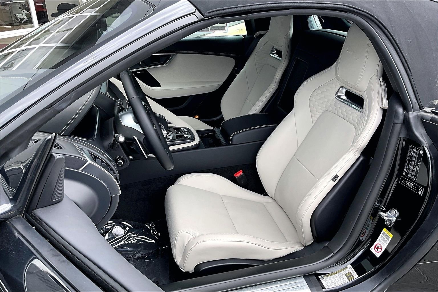 New 2024 Jaguar F-TYPE R-Dynamic RWD image 9